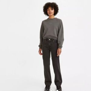 Women Levi’s low pro straight jeans. Size 29